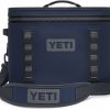 YETI Hopper Flip 18 Cooler - Navy